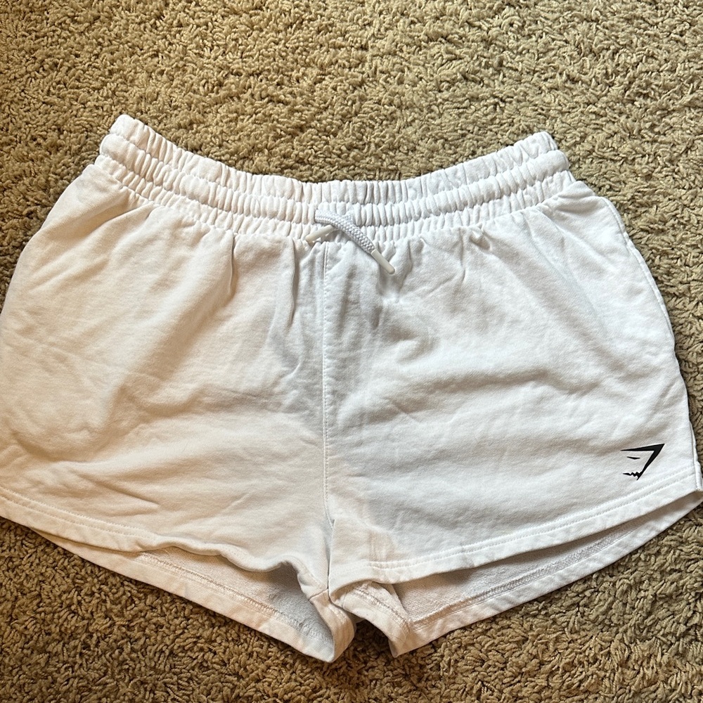 GYMSHARK white shorts